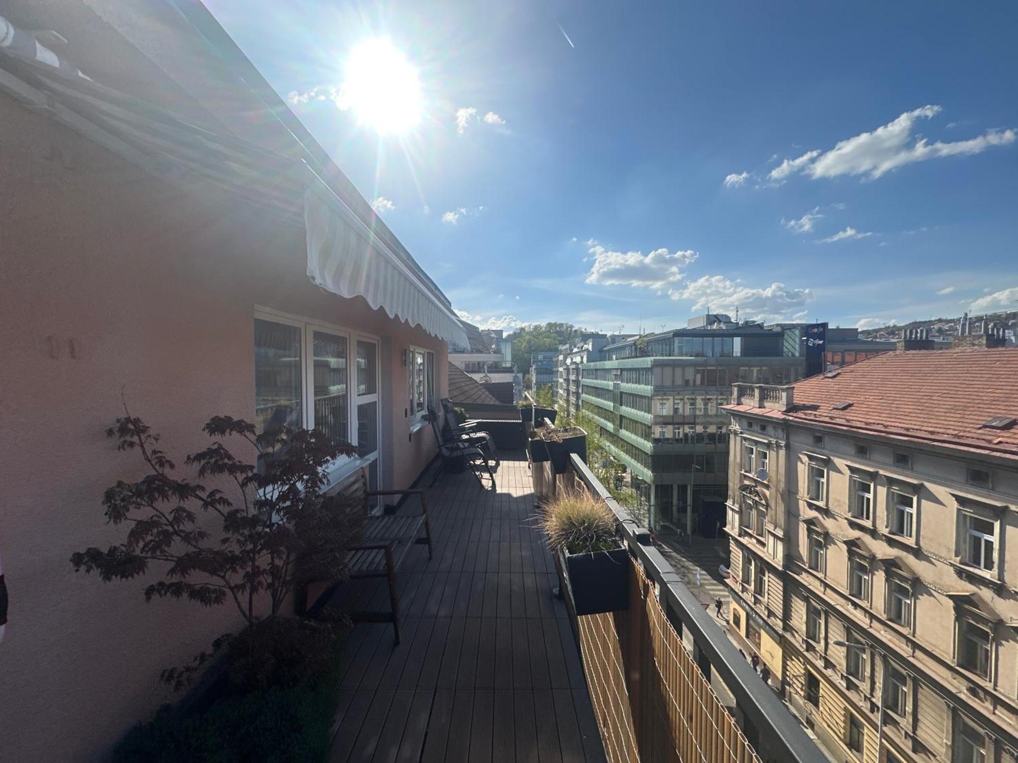 Andel Apartment With Terrace, Prague
